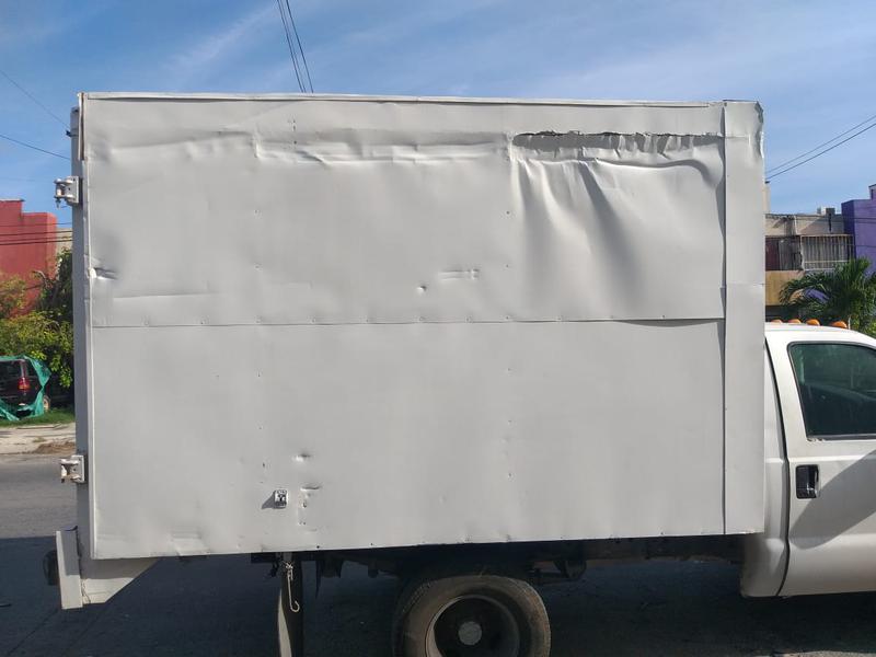 Ford 350 • 2006 • 312,666 km 1