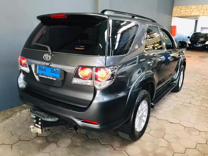 Toyota Fortuner • 2015 • 1,234 km 1