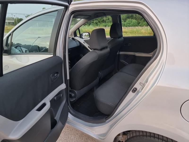 Toyota Yaris • 2005 • 203,000 km 5