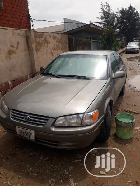 Toyota Camry • 2001 • 98,000 km 2