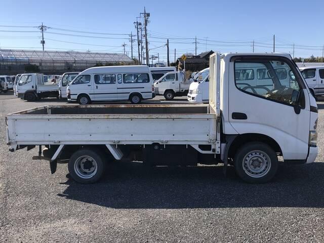 Toyota Hilux • 2004 • 35,684 km 2