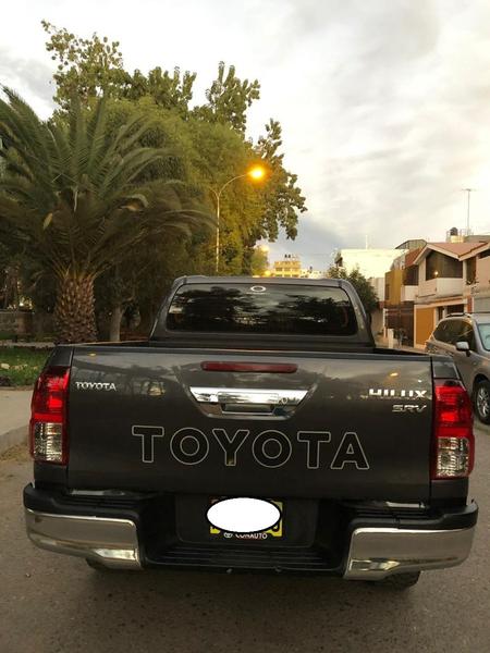 Toyota 4 Runner Limited • 2016 • 88,000 km 4
