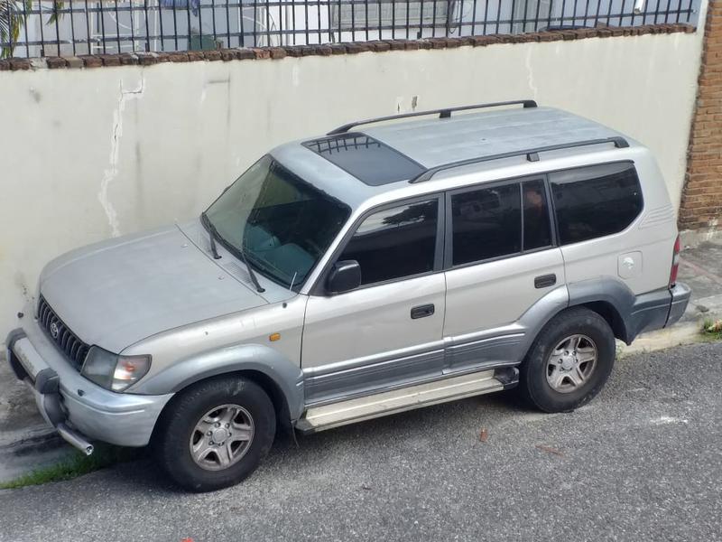 Toyota Land Cruiser • 1998 • 1,234,567 km 1