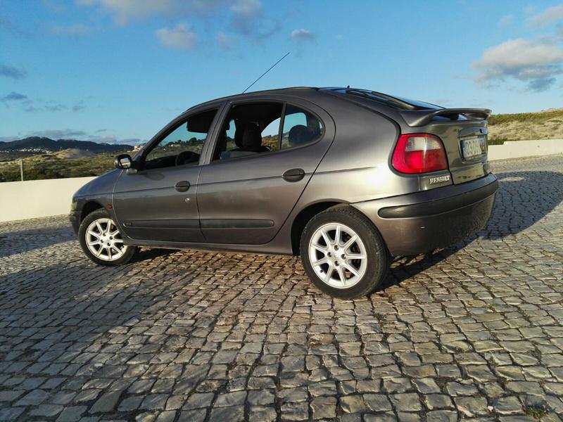 Renault Mégane • 1999 • 290,000 km 3