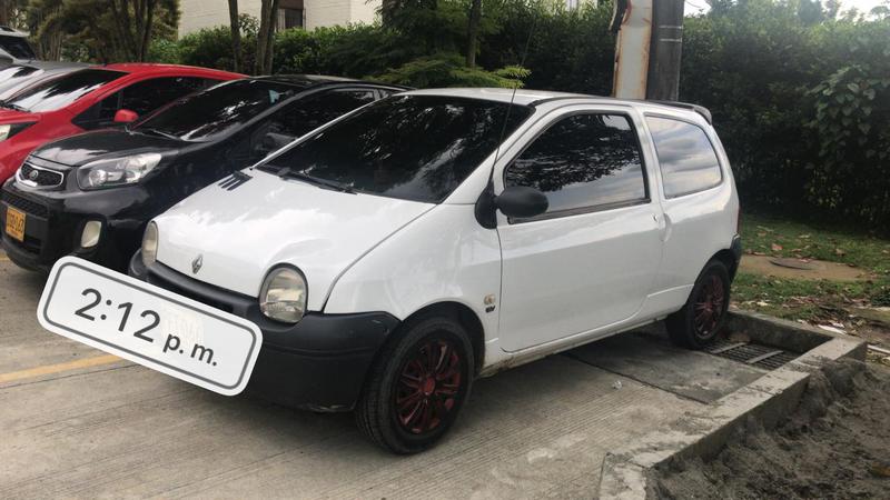 Renault Twingo • 2011 • 180,000 km 1