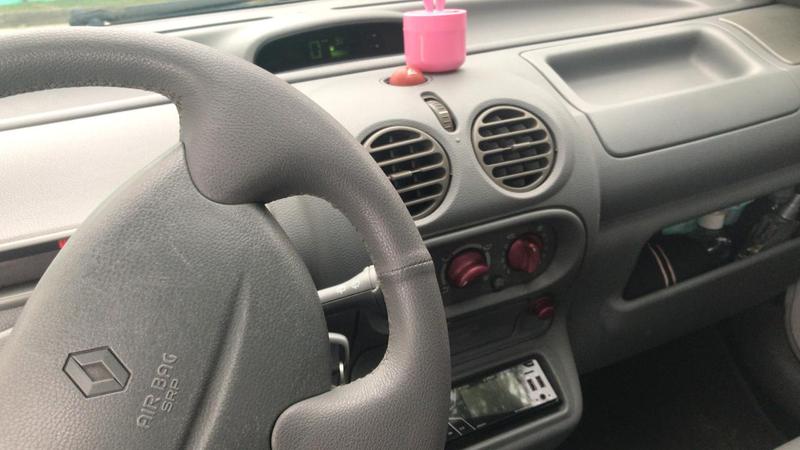 Renault Twingo • 2011 • 180,000 km 5