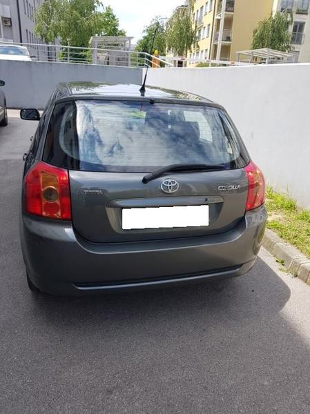 Toyota Corolla • 2005 • 104,000 km 2