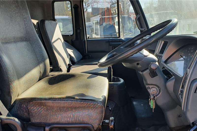 Nissan Urvan • 2018 • 189,000 km 3