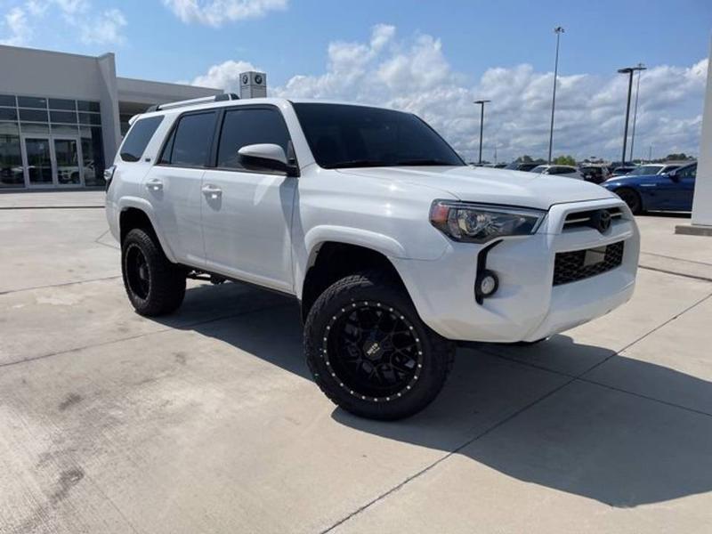 Toyota 4 Runner Limited • 2020 • 10,345 km 7