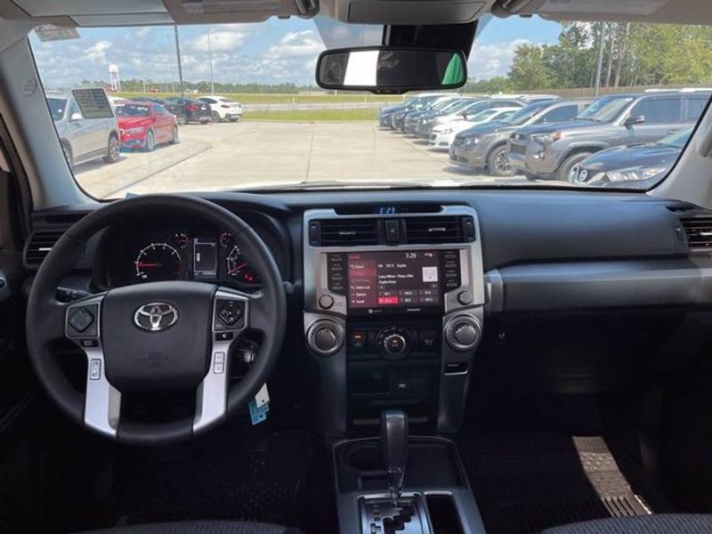 Toyota 4 Runner Limited • 2020 • 10,345 km 3