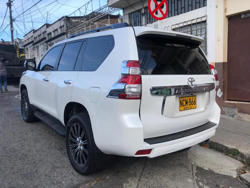 Toyota Land Cruiser • 2013 • 92 km 1