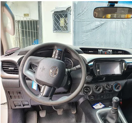 Toyota Hilux • 2019 • 44,000 km 4