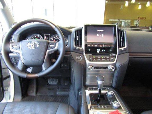 Toyota Land Cruiser • 2018 • 18 km 3