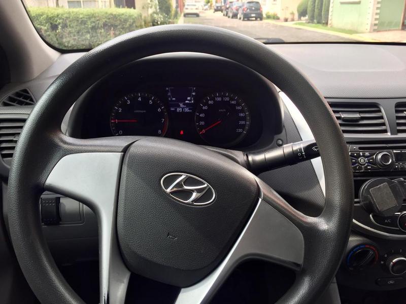 Dodge Attitude • 2013 • 130,000 km 9