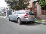 Volvo V50 • 2006 • 77,000 km 2