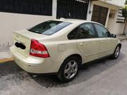 Volvo S40 • 2006 • 115,000 km 3