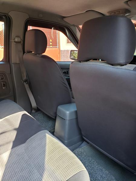 Nissan Frontier • 2004 • 240,000 km 5