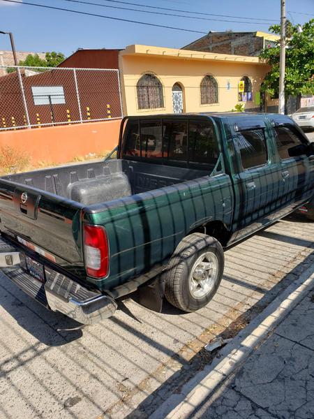 Nissan Frontier • 2004 • 240,000 km 9