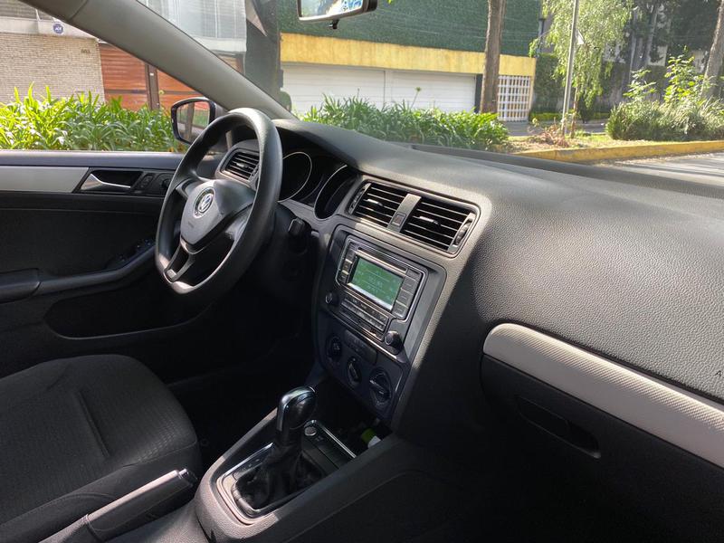 Volkswagen Jetta • 2015 • 65,000 km 7