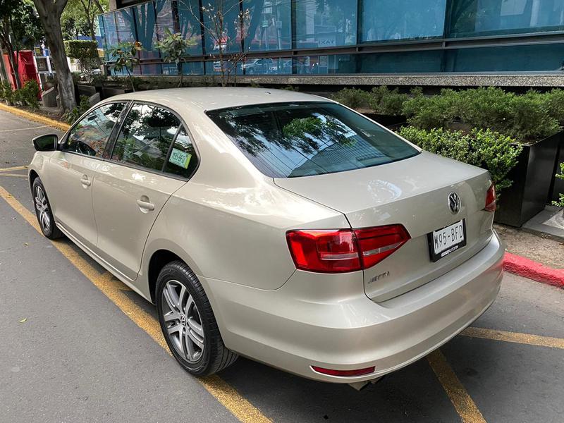 Volkswagen Jetta • 2015 • 65,000 km 8