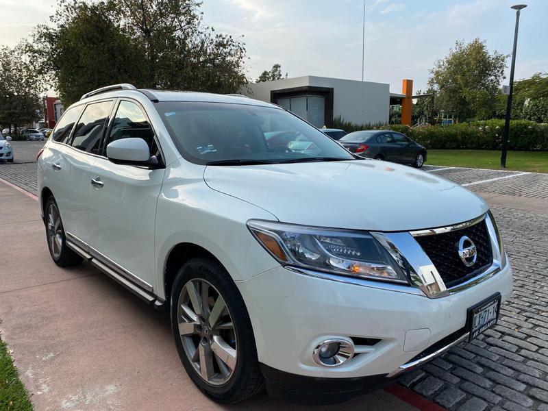 Nissan Pathfinder • 2015 • 99,000 km 4