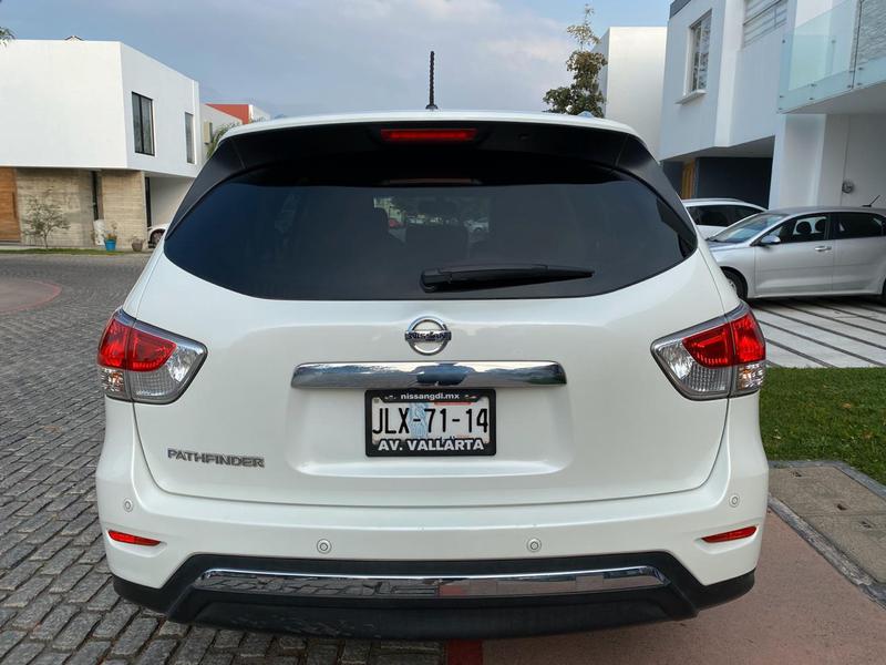 Nissan Pathfinder • 2015 • 99,000 km 11