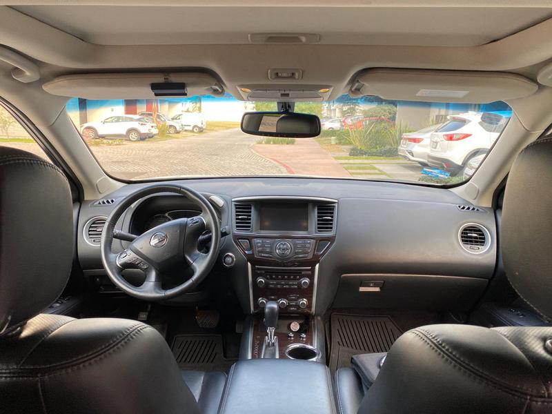 Nissan Pathfinder • 2015 • 99,000 km 2