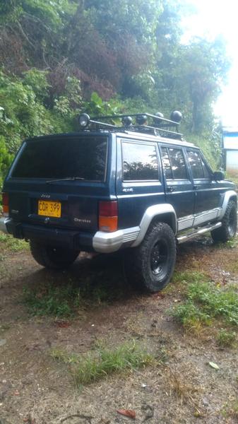 Jeep Cherokee • 1993 • 200,000 km 7