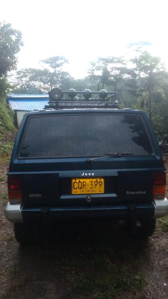 Jeep Cherokee • 1993 • 200,000 km 4