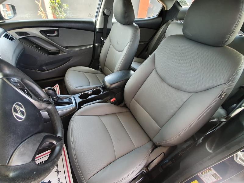 Hyundai Elantra • 2015 • 147 km 7