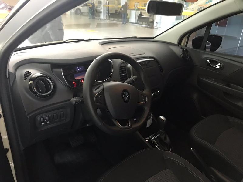 Renault Captur • 2019 • 13,000 km 2