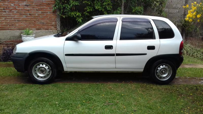 Chevrolet Corsa • 1999 • 140,000 km 9