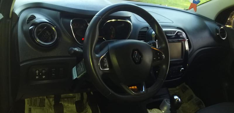 Renault Captur • 2016 • 62,000 km 2