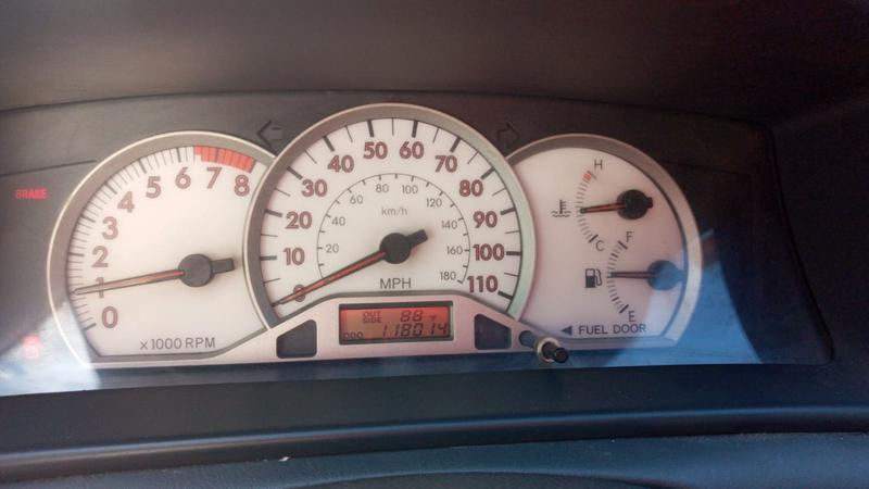 Toyota Corolla • 2005 • 189,900 km 2