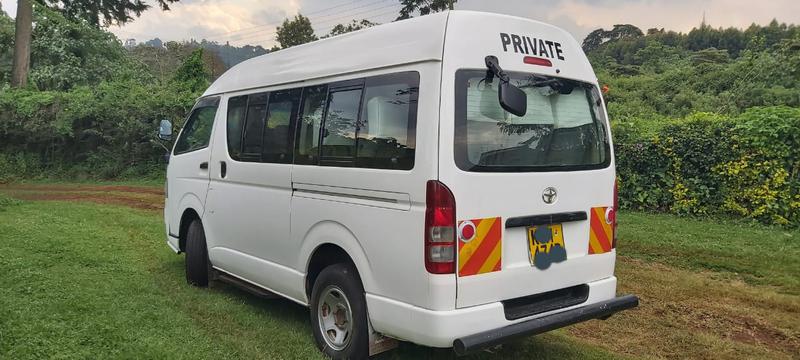 Toyota Hiace Van • 2010 • 100,000 km 3