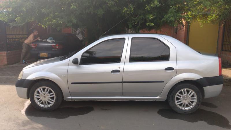 Renault Logan • 2006 • 196,500 km 2