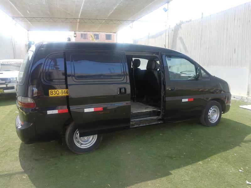 Hyundai H1 • 2007 • 180,000 km 8