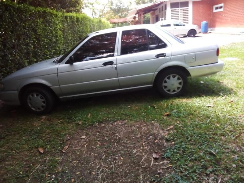 Nissan Sentra • 2012 • 145,288 km 5