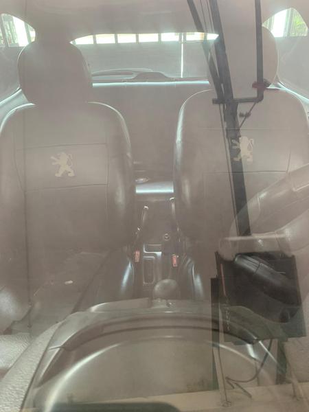 Peugeot 206 • 2005 • 175,000 km 3