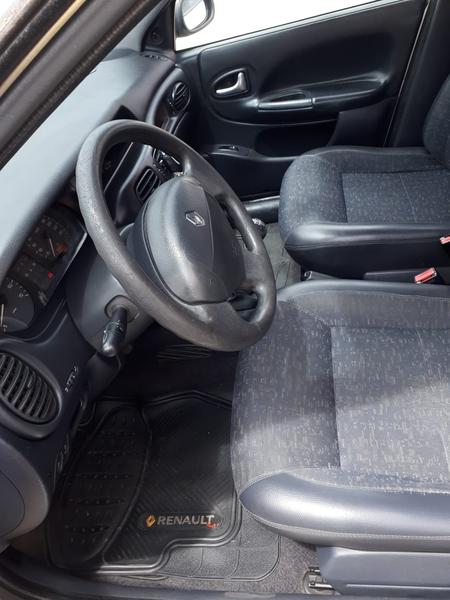 Renault Mégane • 2005 • 138,000 km 5