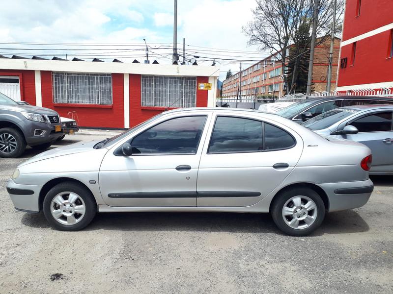 Renault Mégane • 2005 • 138,000 km 6