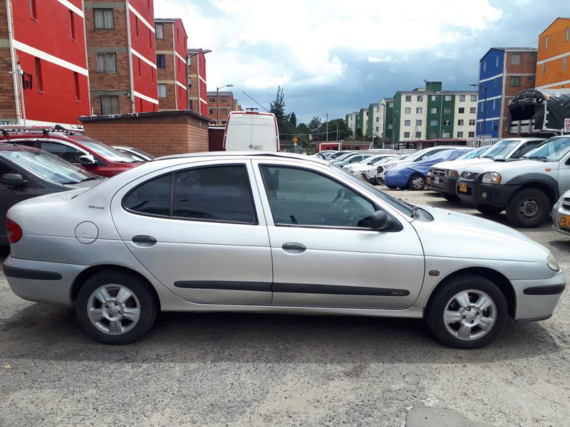 Renault Mégane • 2005 • 138,000 km 3