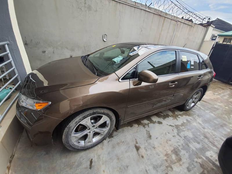 Toyota Camry • 2011 • 108 km 21