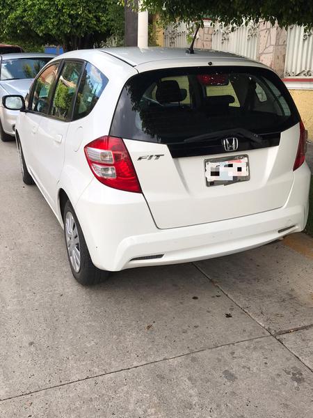 Honda Jazz • 2014 • 93,000 km 3