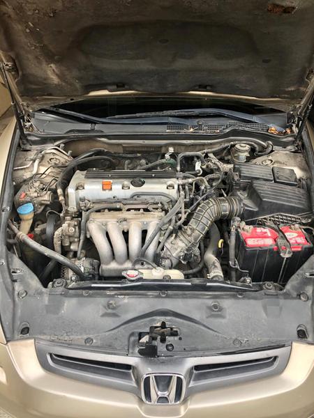 Honda Accord • 2003 • 200,000 km 3