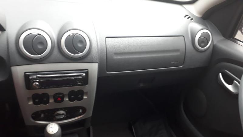 Renault Sandero • 2011 • 112,000 km 1