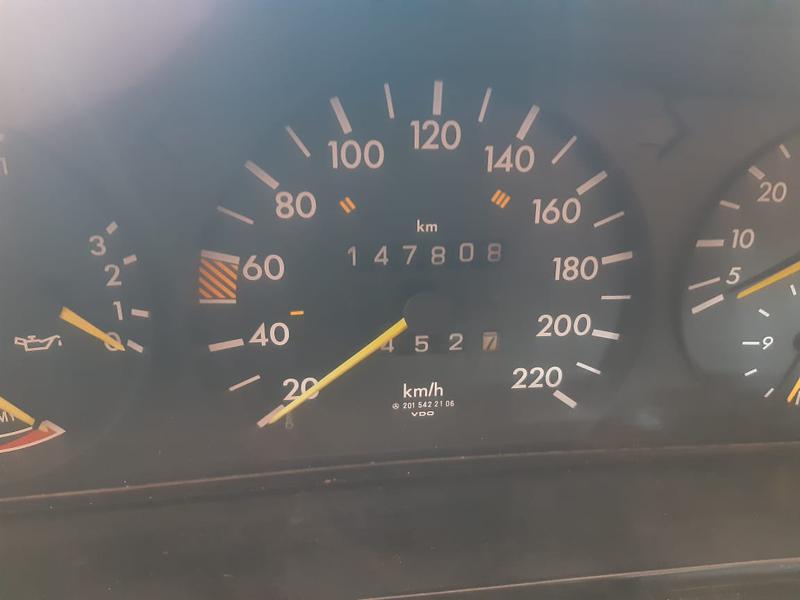 Mercedes-Benz 190 E • 1985 • 147,800 km 6