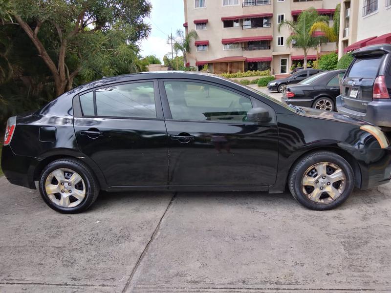 Nissan Sentra 2.0 • 2007 • 104,000 km 4