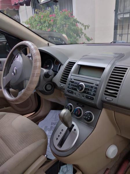 Nissan Sentra 2.0 • 2007 • 104,000 km 2