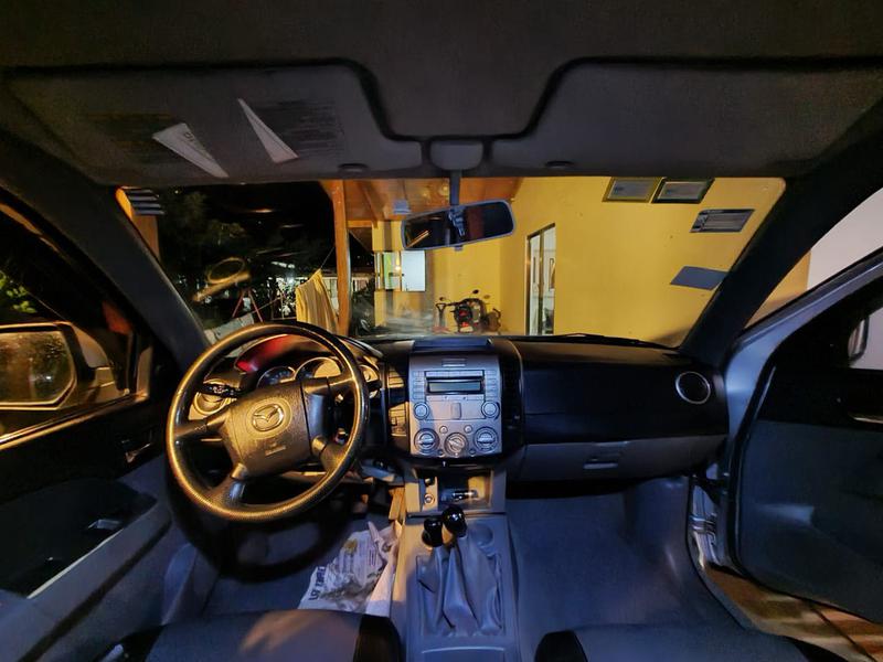 Mazda BT • 2008 • 276,000 km 2